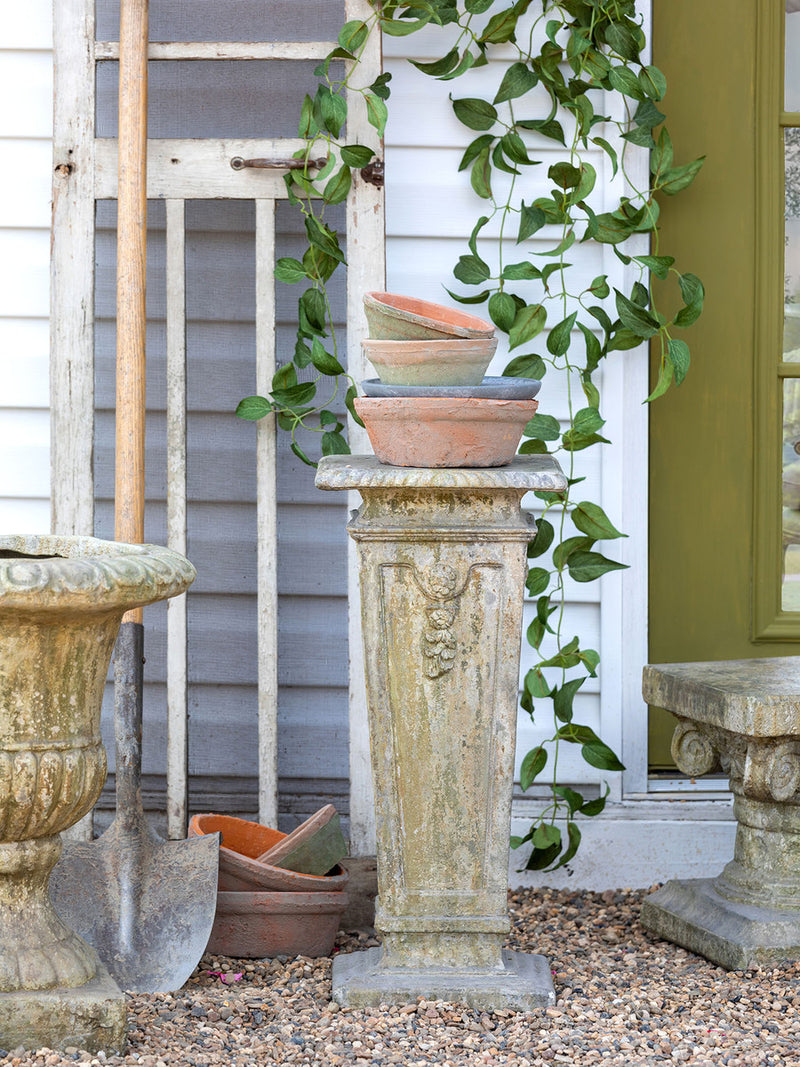 Courtyard Garden Pedestal, 24"