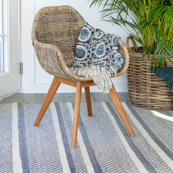 Indoor/Outdoor Geometric Stripe Rug, 5' x 8'